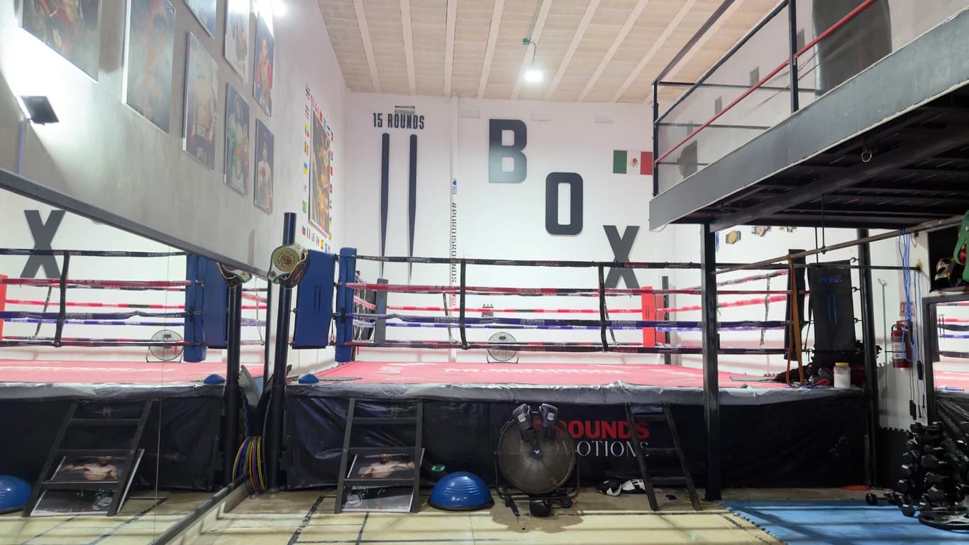 Training area inside Academia & Club de Boxeo 15 Rounds